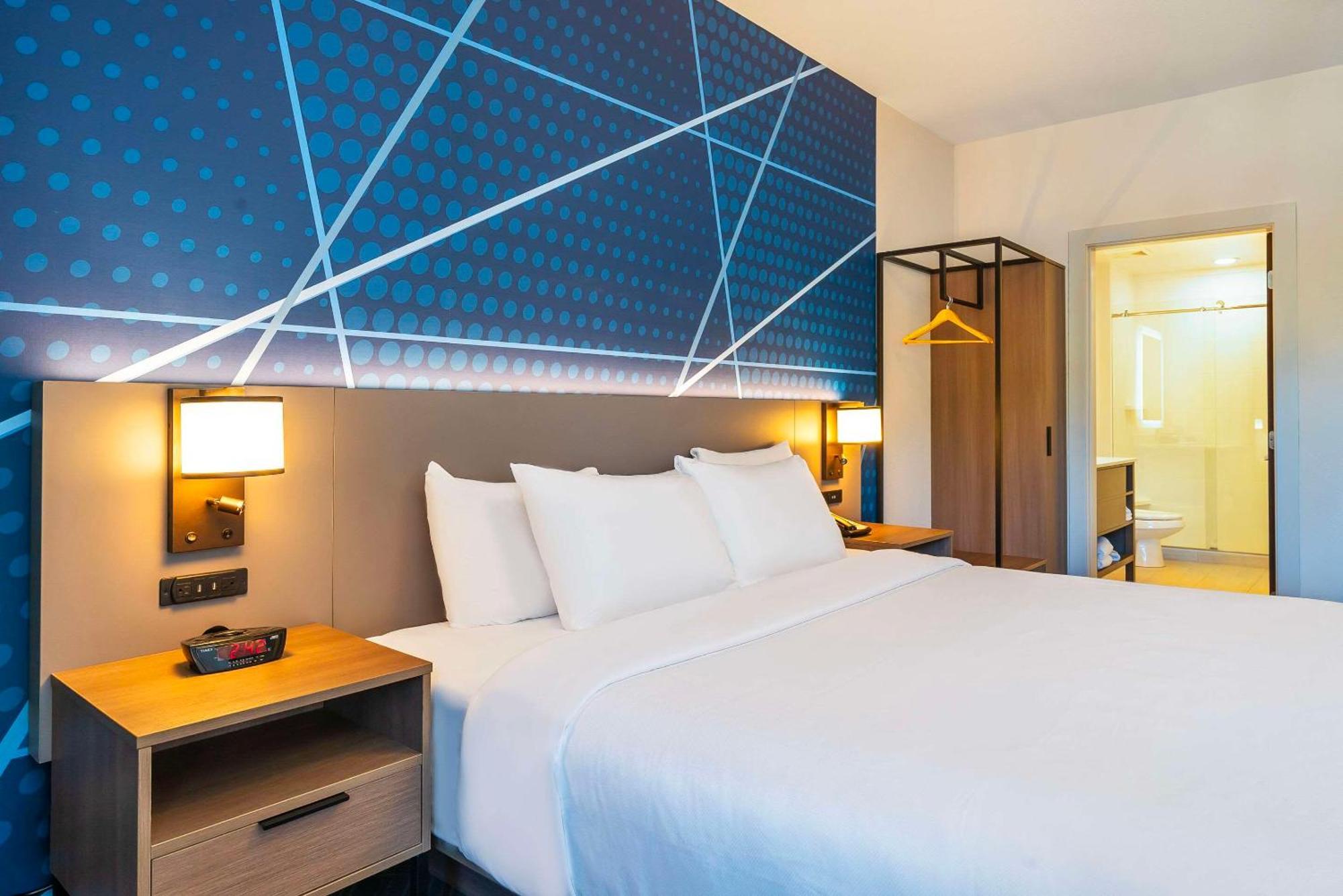 Comfort Suites Kelowna Ngoại thất bức ảnh
