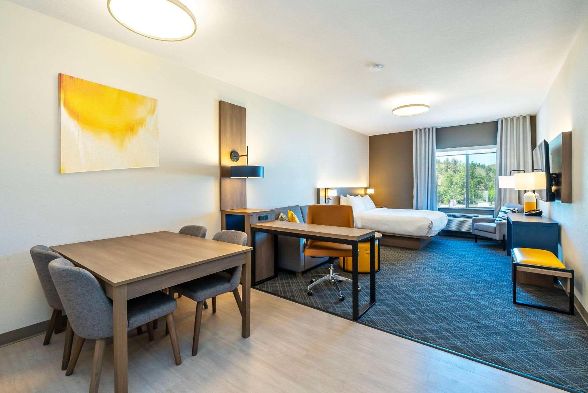Comfort Suites Kelowna Ngoại thất bức ảnh