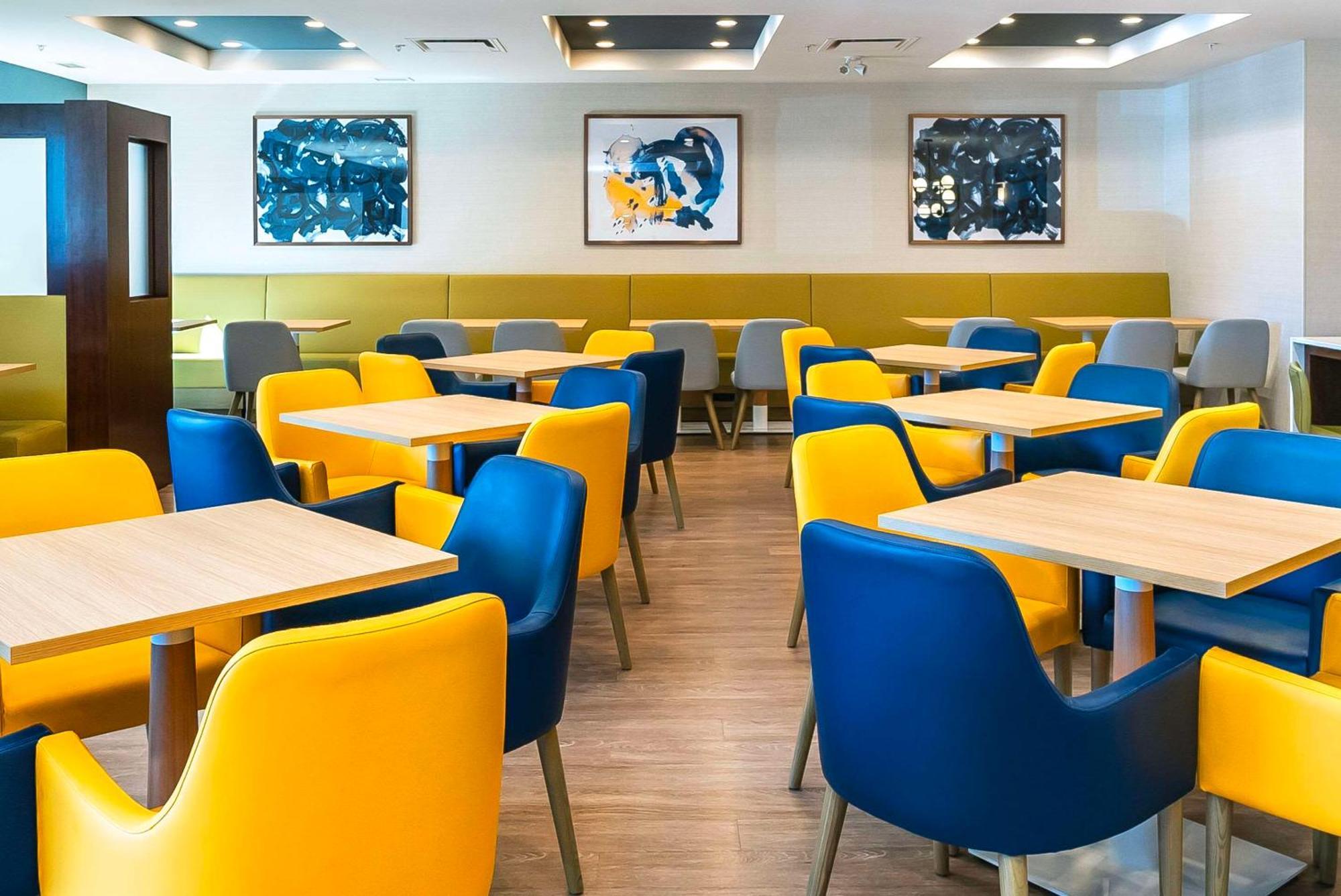 Comfort Suites Kelowna Ngoại thất bức ảnh