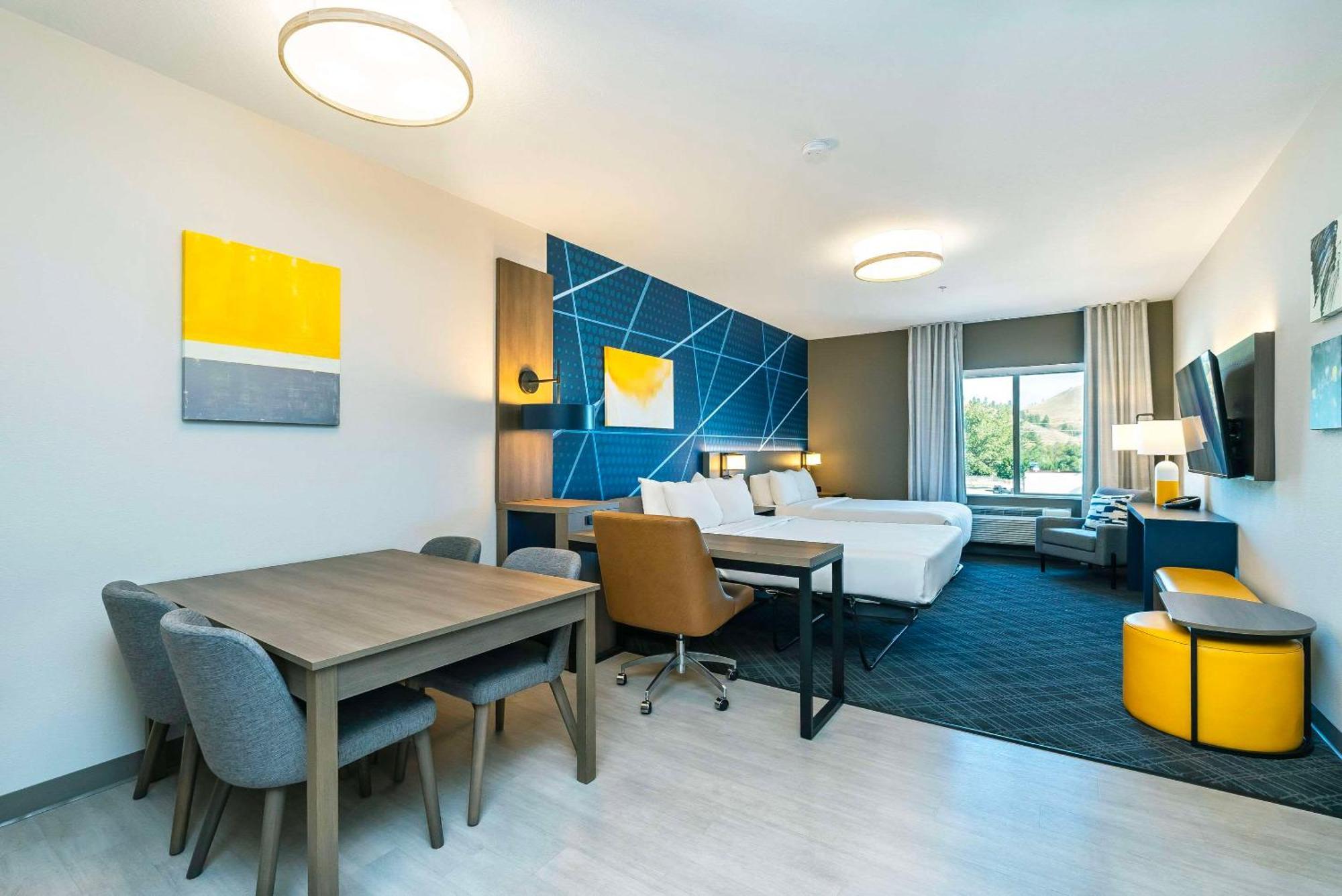 Comfort Suites Kelowna Ngoại thất bức ảnh