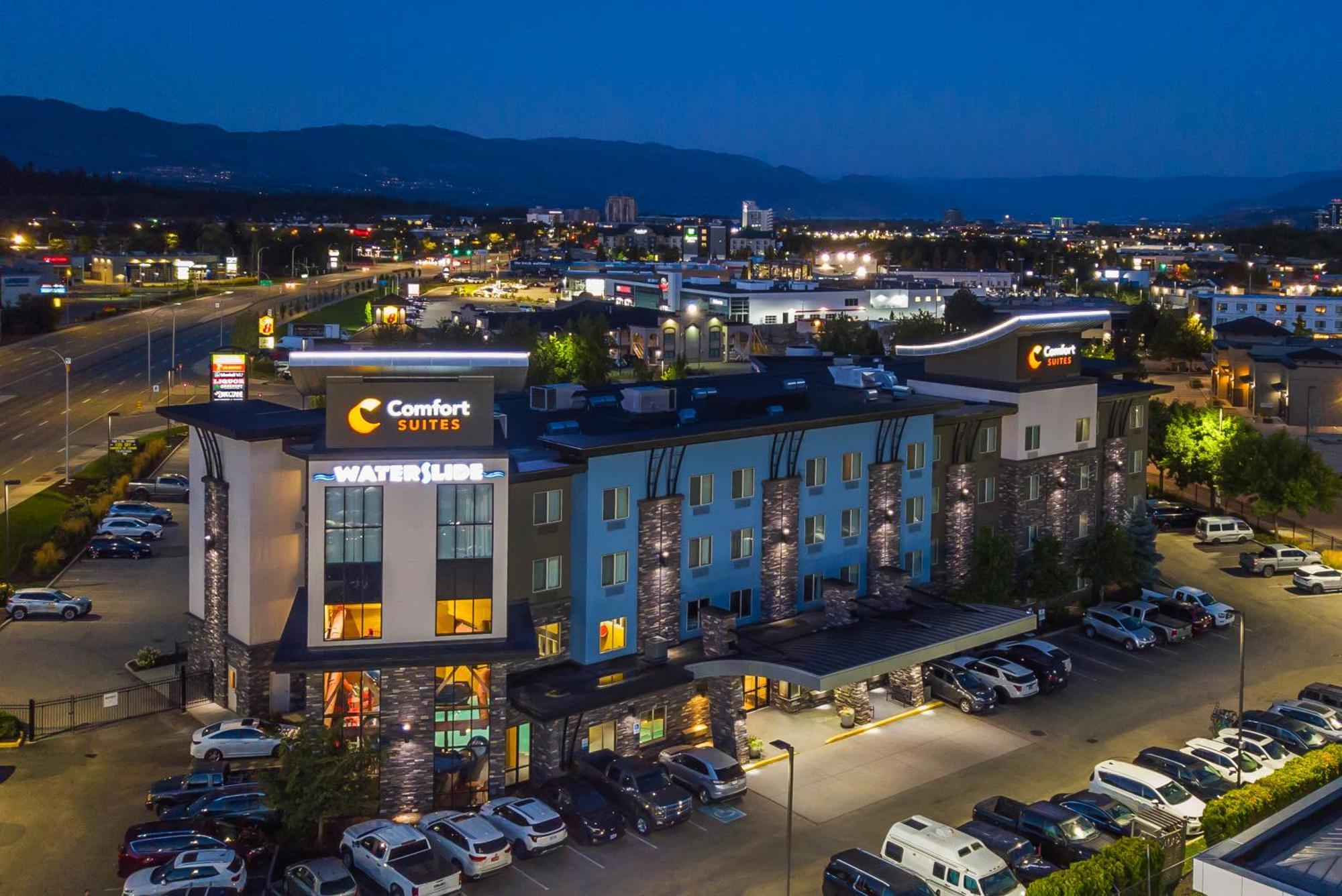 Comfort Suites Kelowna Ngoại thất bức ảnh